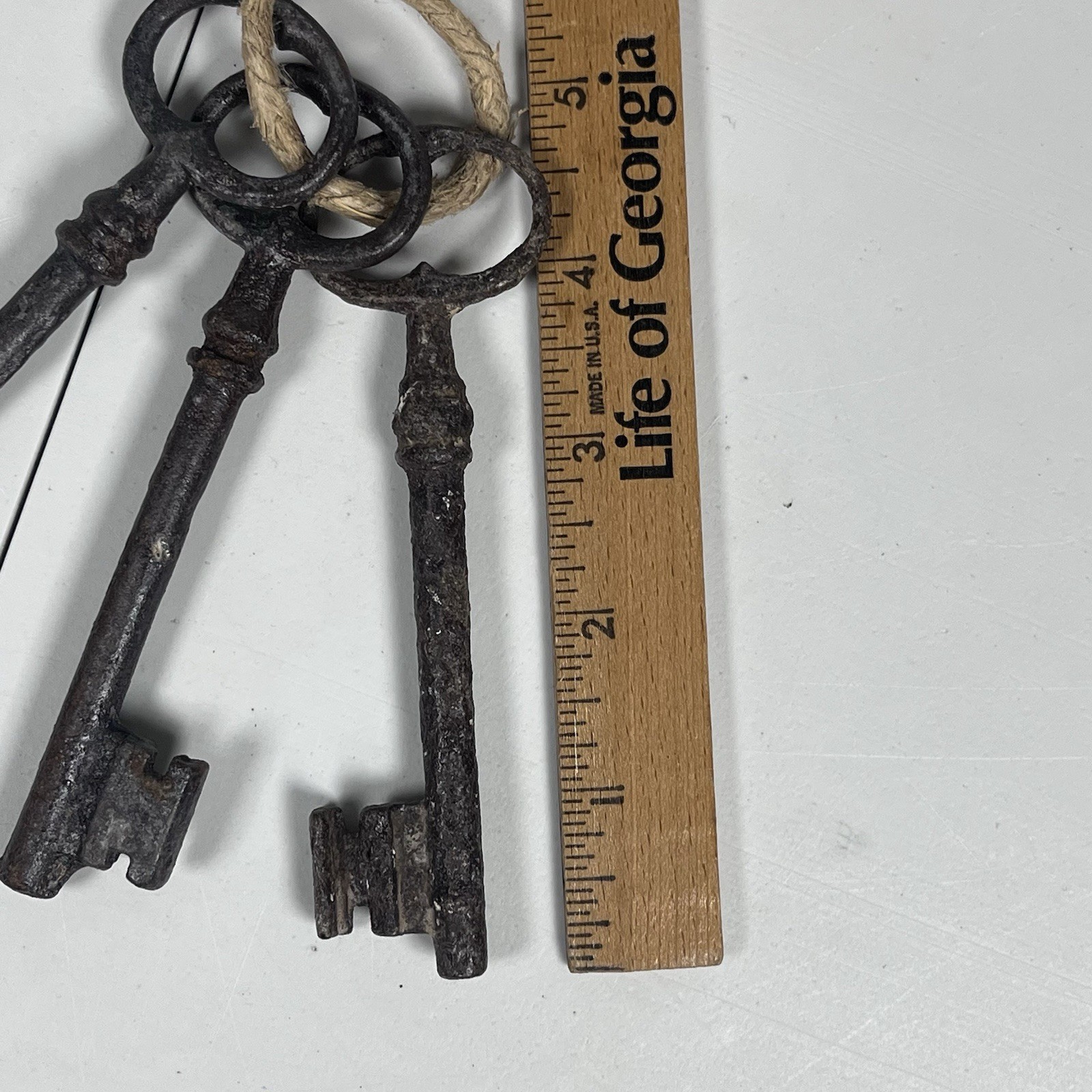 3 Skeleton Keys 5” Ring Rustic Antique Black Cast Iron Old West Decor Pirate