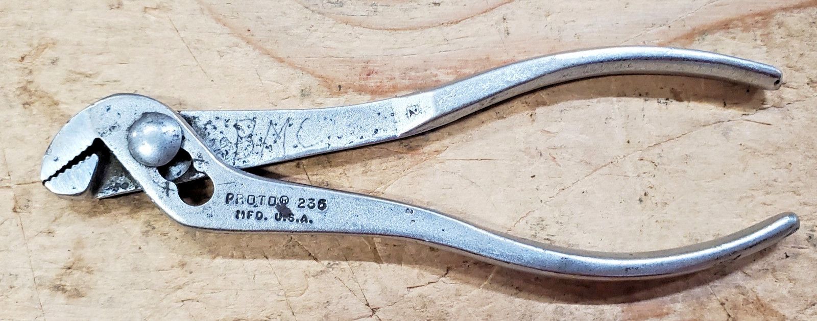Proto No. 235- 4-1/2″ Adjustable Slip Joint Ignition Pilers