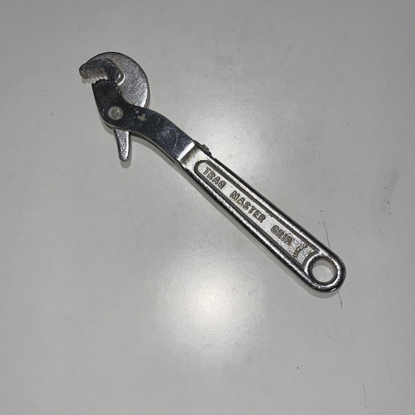 Traq Master Grip Adjustable 8” Wrench Pliers Taiwan