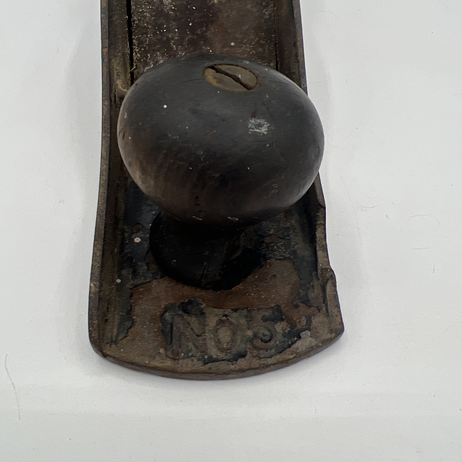 VINTAGE NO. 5 WOOD PLANE SMOOTH BOTTOM 13 1/2″ UNSURE OF BRAND NEEDS TLC