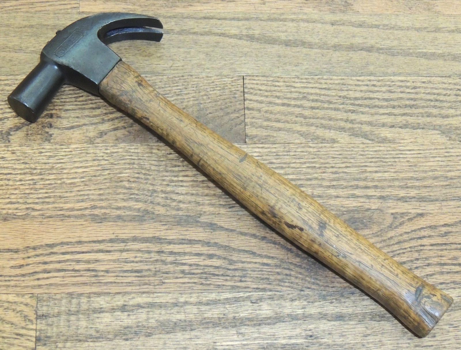 EARLY TYPE 16 oz. STANLEY No. 11 CLAW HAMMER w/ORIGINAL HANDLE-ANTIQUE HAND TOOL