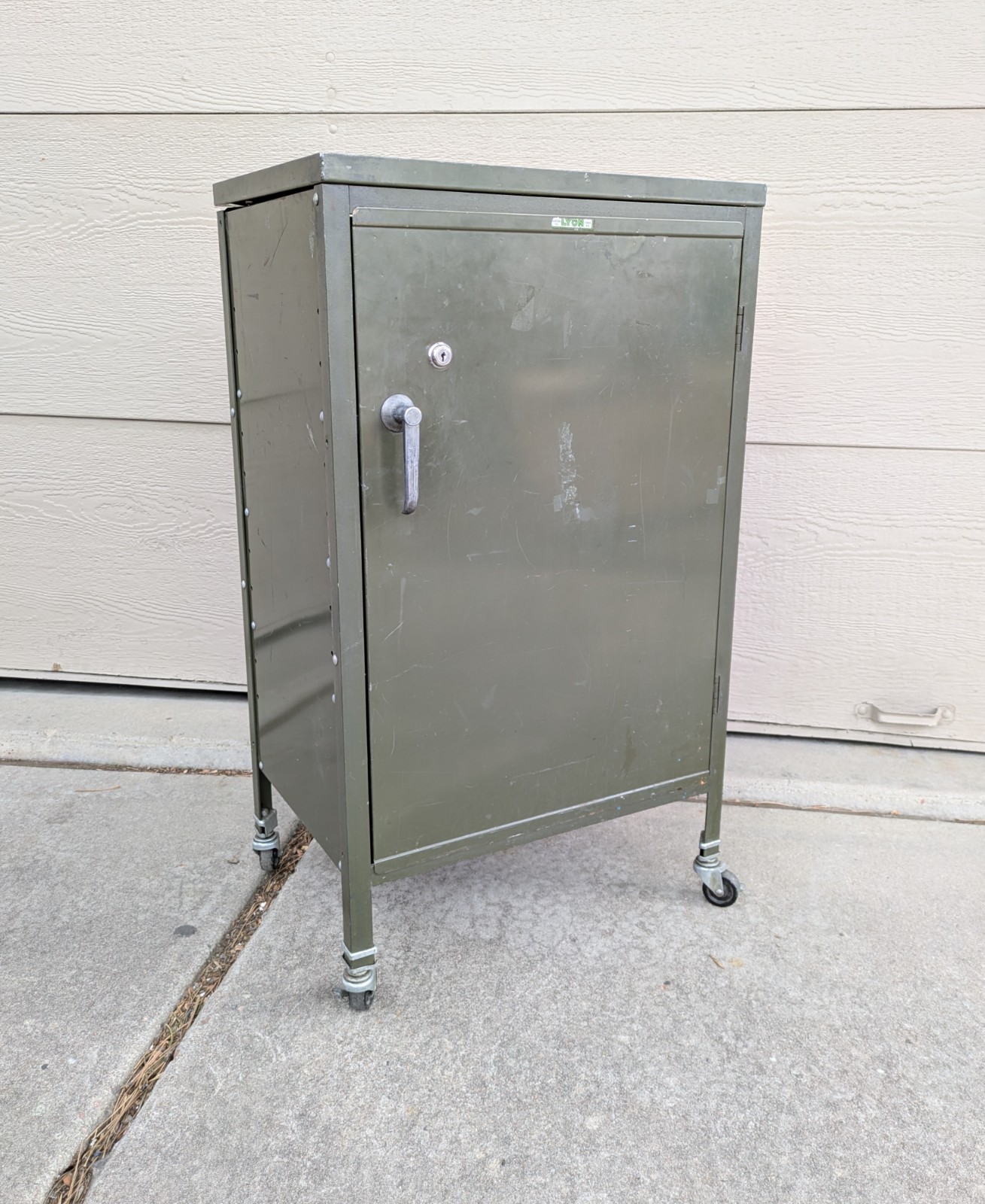 Vintage LYON Industrial Steel Machinist Rolling Tool Storage Cabinet Army Green