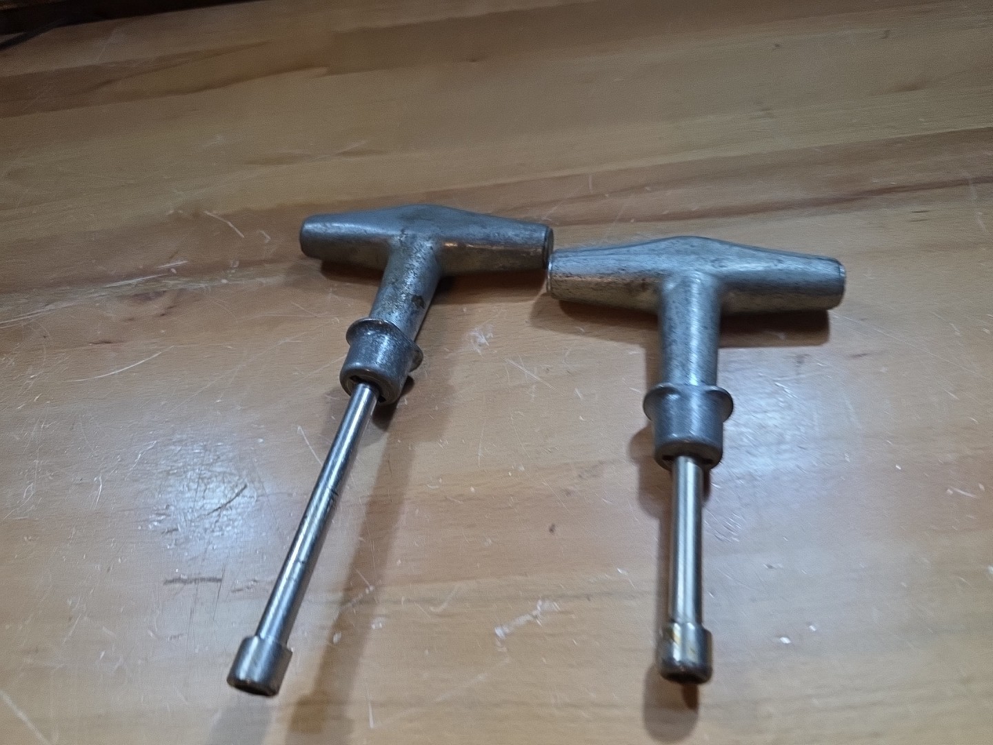 2 Vintage Lowell T-Torker 60 In. Lb