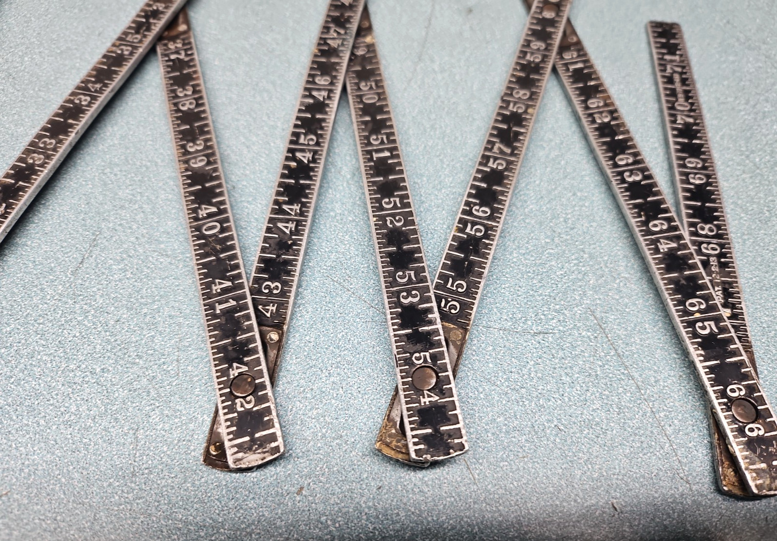 Antique STANLEY Metal Sweetheart Zig-Zag Rule No. 426, 72″ Long. Black
