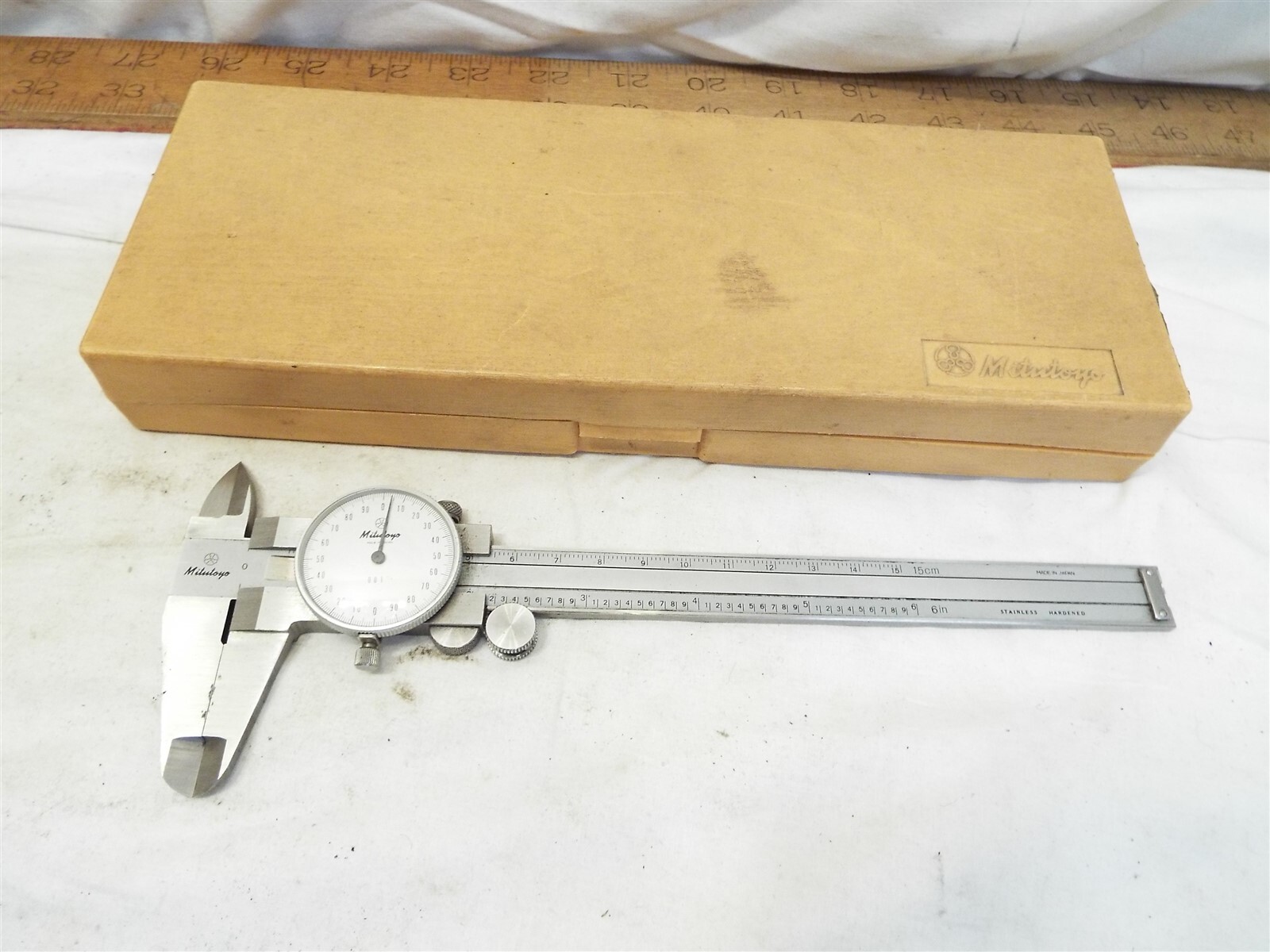Mitutoyo 505-626 .001″ Machinist’s 0-6″ Dial Caliper Tool Micrometer 15cm Case
