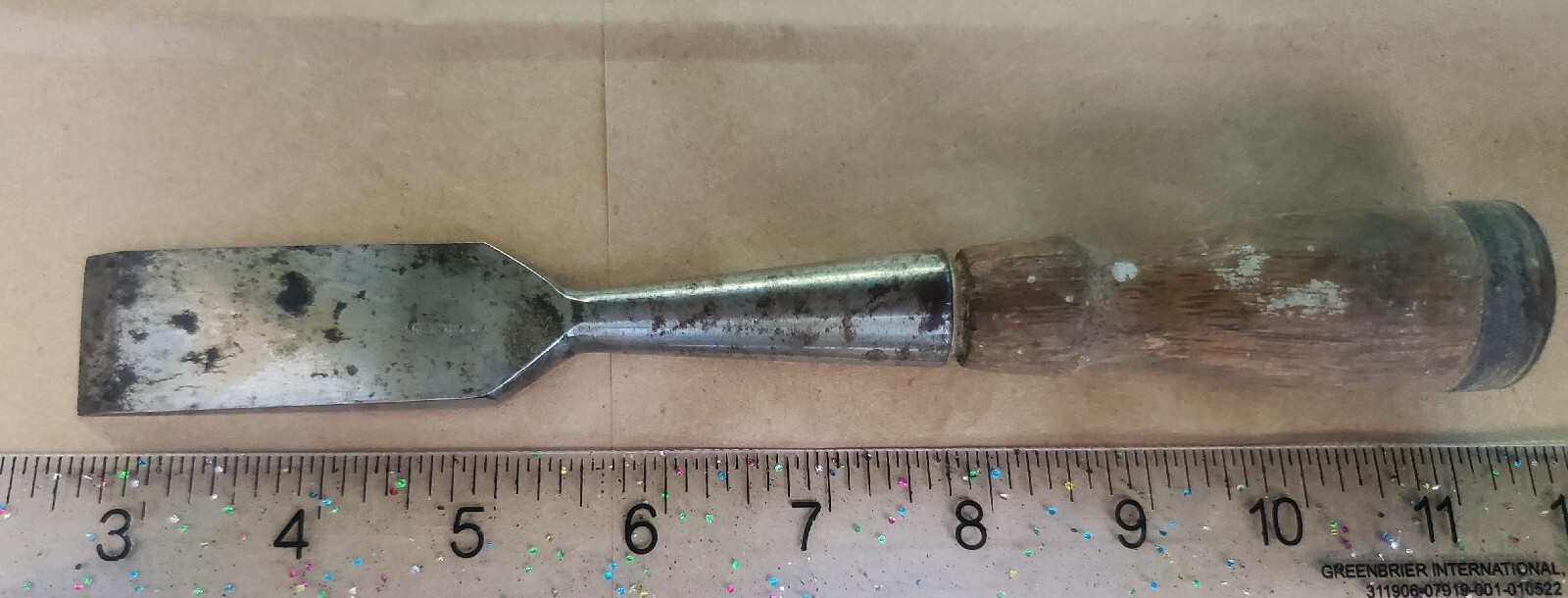 1″ P. S. & W. Co. Guaranteed Socket Chisel, Beveled Edge wood working tool
