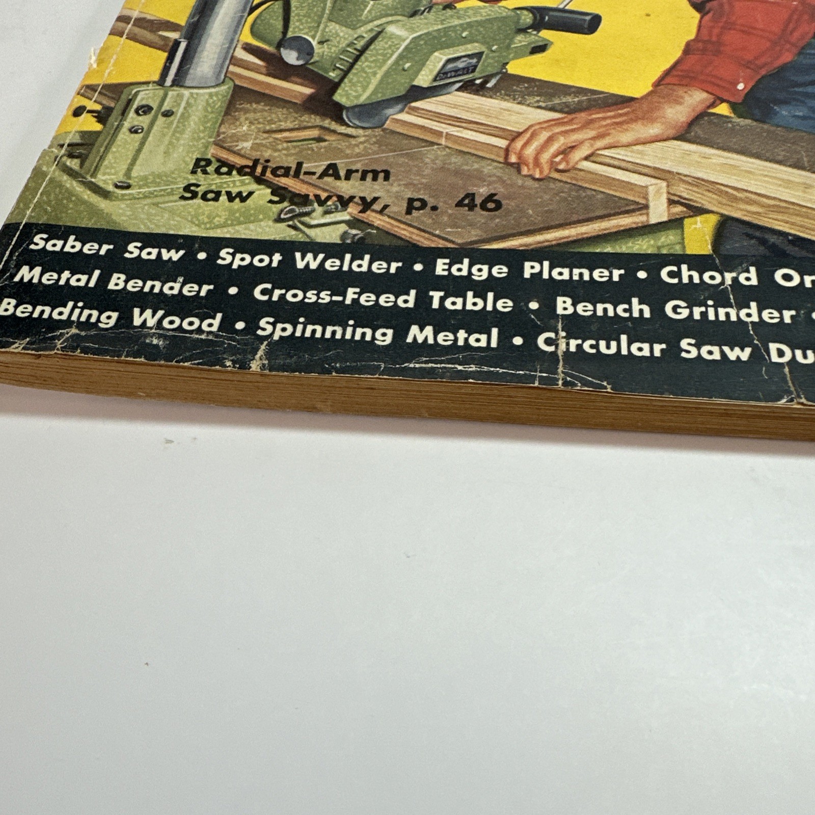 Lot of 2 Science and Mechanics Home Workshop Handbooks – 1959 #558 & 1960 #570