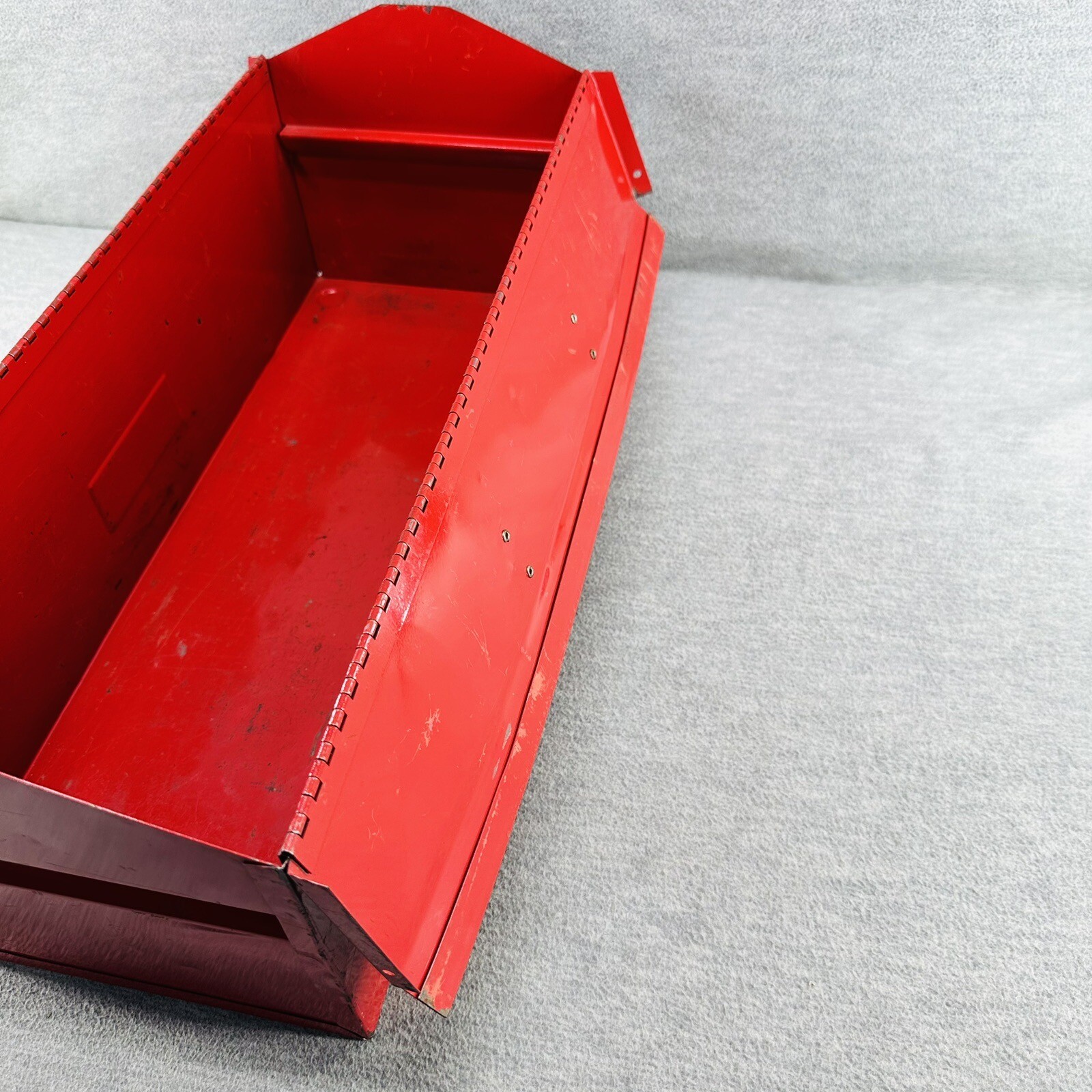 WATERLOO INDUSTRIES – Vintage Key to Quality Red Heavy Duty Tool Box