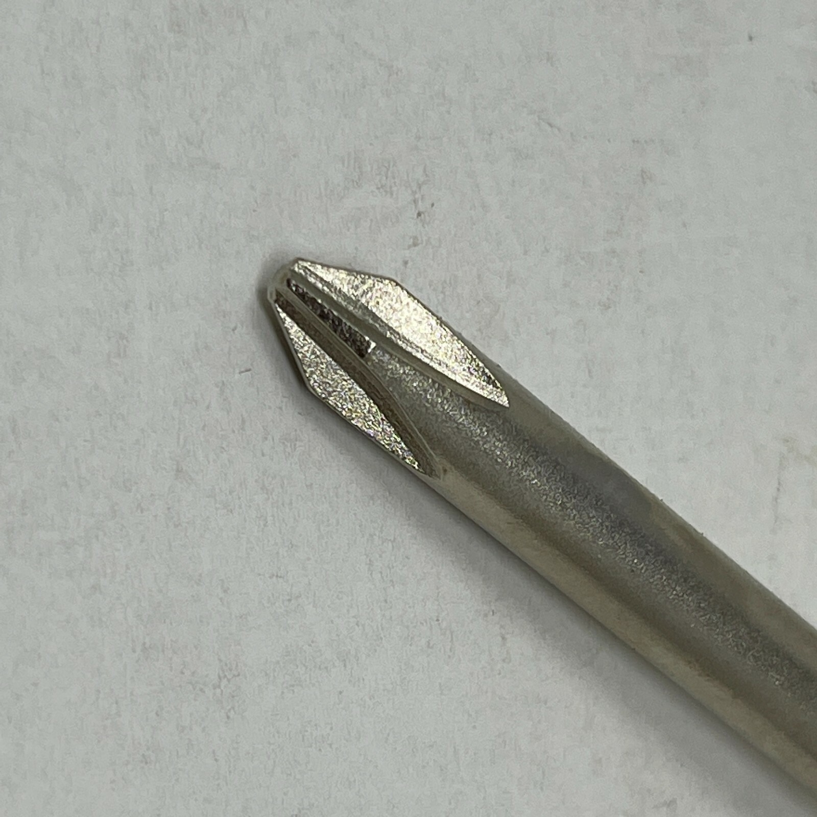Kipper Tools P2 1/4″ Phillips Head Screwdriver 4″ (9″ L with handle) Made in USA