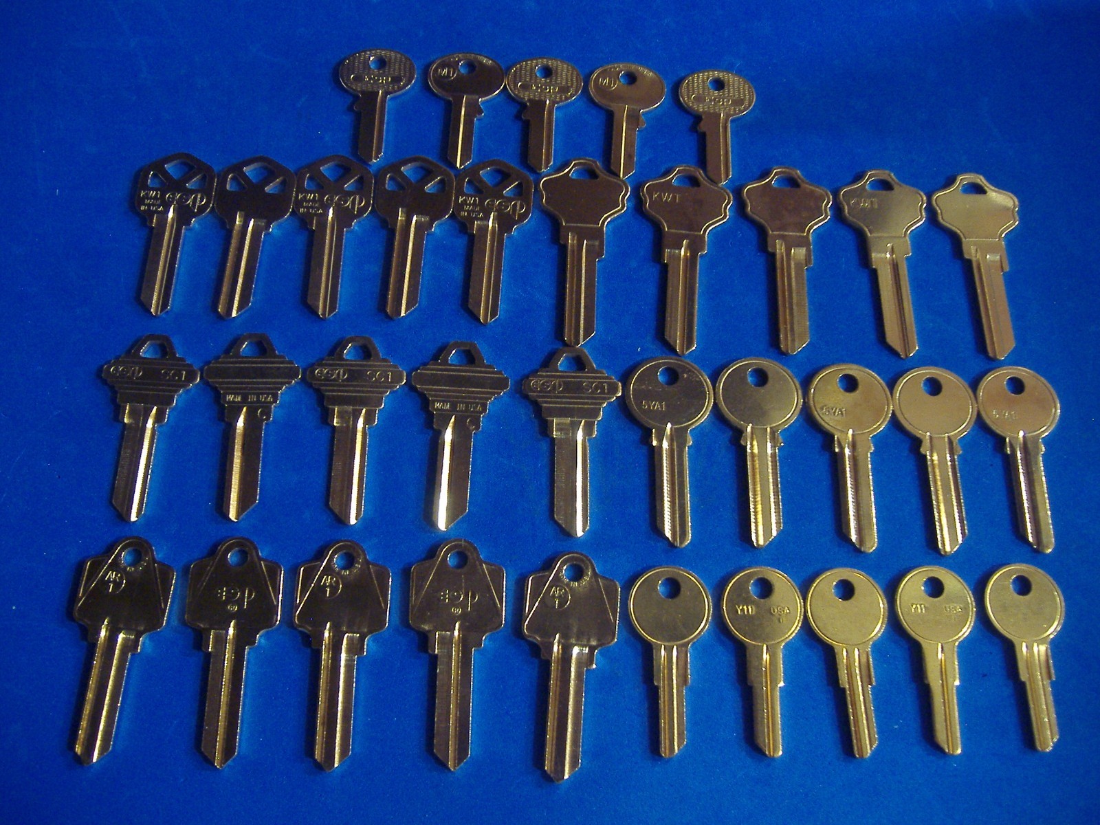 LOT OF 35 MOST POPULAR KEY BLANKS HOME AND OFFICE KWIKSET SCHLAGE ARROW YALE USA