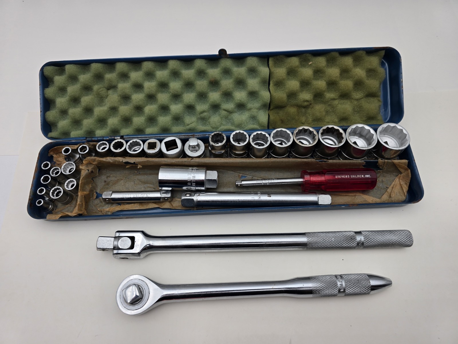 Vintage Stevens Walden Socket Set SAE 1/4″, 3/8″, 1/2″ & Ratchet With Metal Case