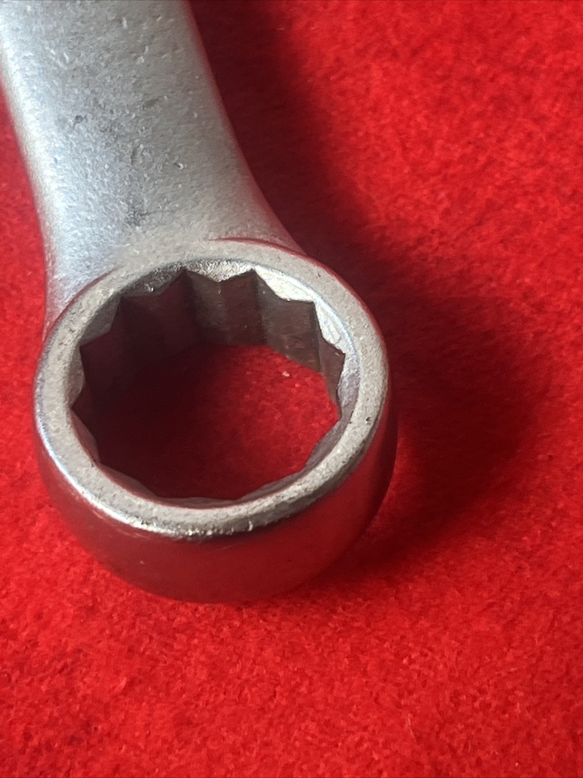 CRAFTSMAN -V- 42929 COMBINATION WRENCH, 12 point, 17mm FORGED USA (t53)