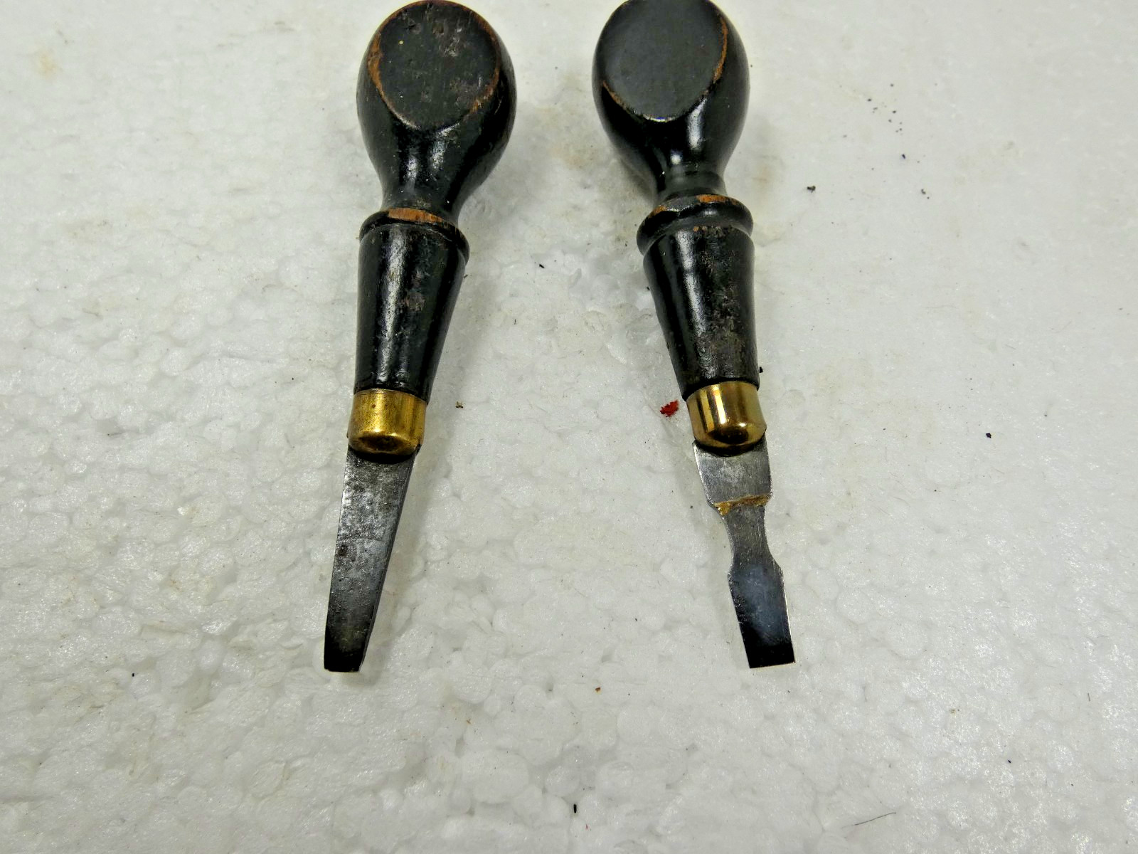 Two Small Antique Screwdrivers Tool Wood Handles Steel Screwdriver