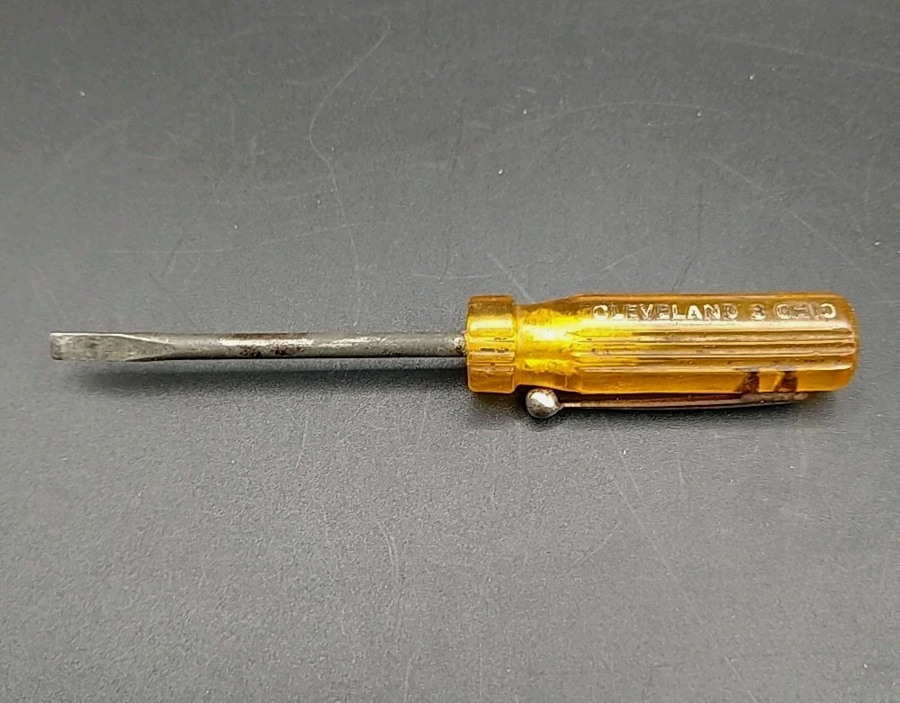 VACO Flathead Screwdriver Pocket Clip-on Associated Steel USA Yellow 3.5″ MCM