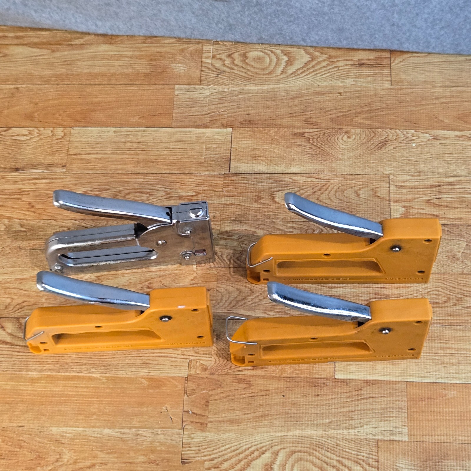 Lot of 3 Vintage Bostitch Stapler Model T10 +Arrow jt-21M fastener