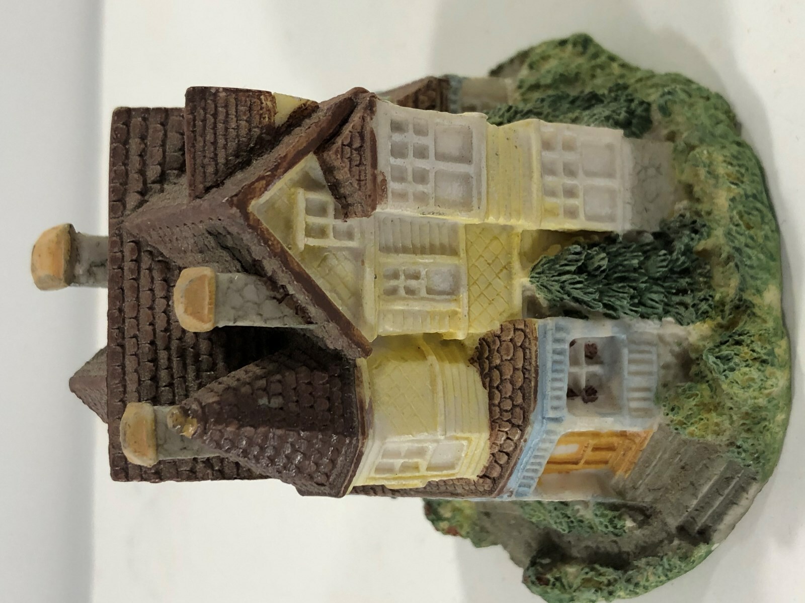 Clark Mansion Miniature International Resourcing Services Figurines Figures 4 pc