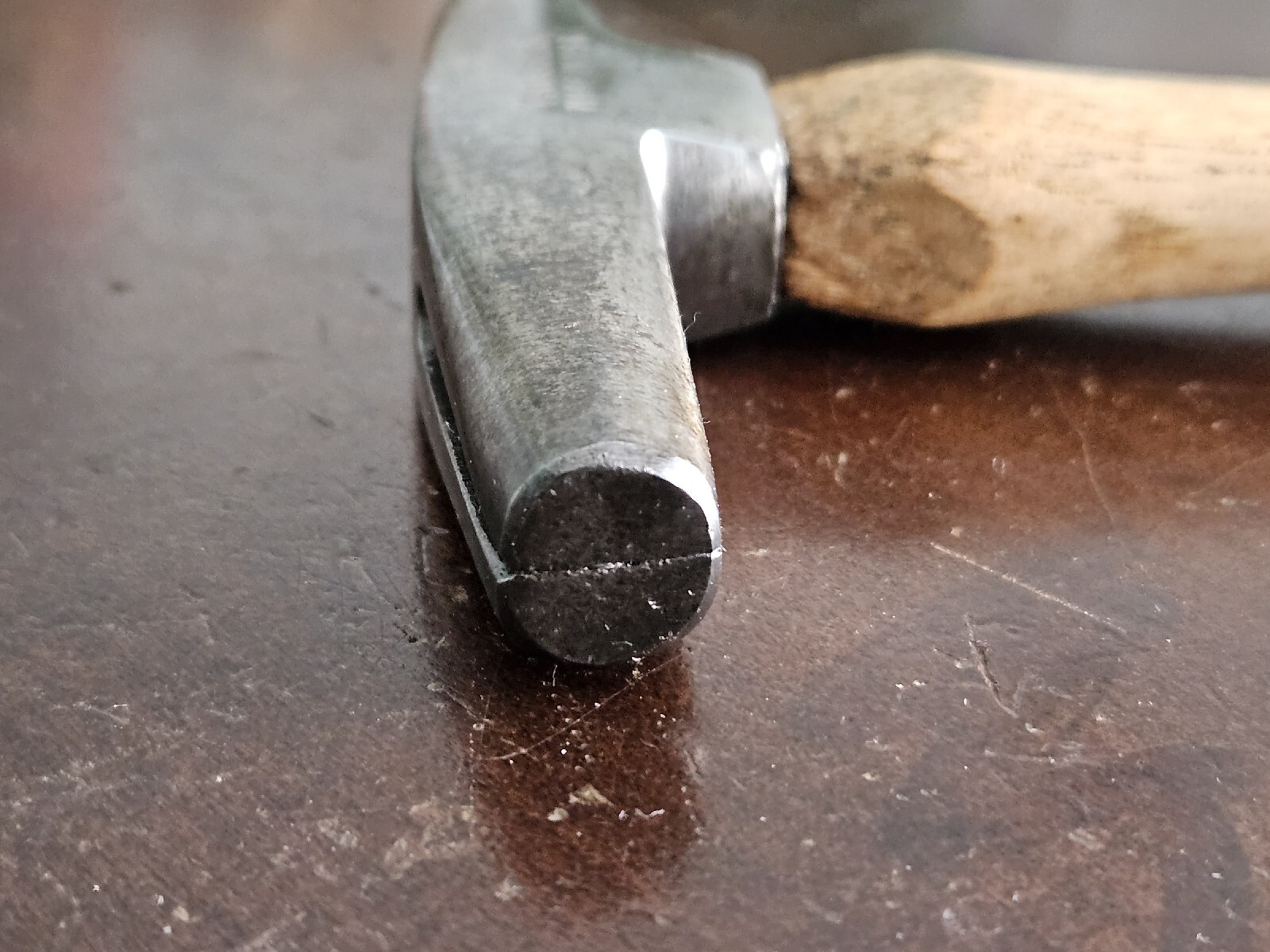 VINTAGE VAUGHAN UPHOLSTERS HAMMER LEATHERWORKERS MAGNETIC TIP TACK HAMMER NICE!