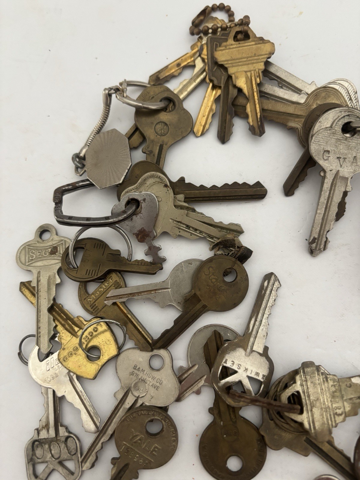 Vintage 100+ Key Collection – House, Car, Cabinet, Clock, Skeleton