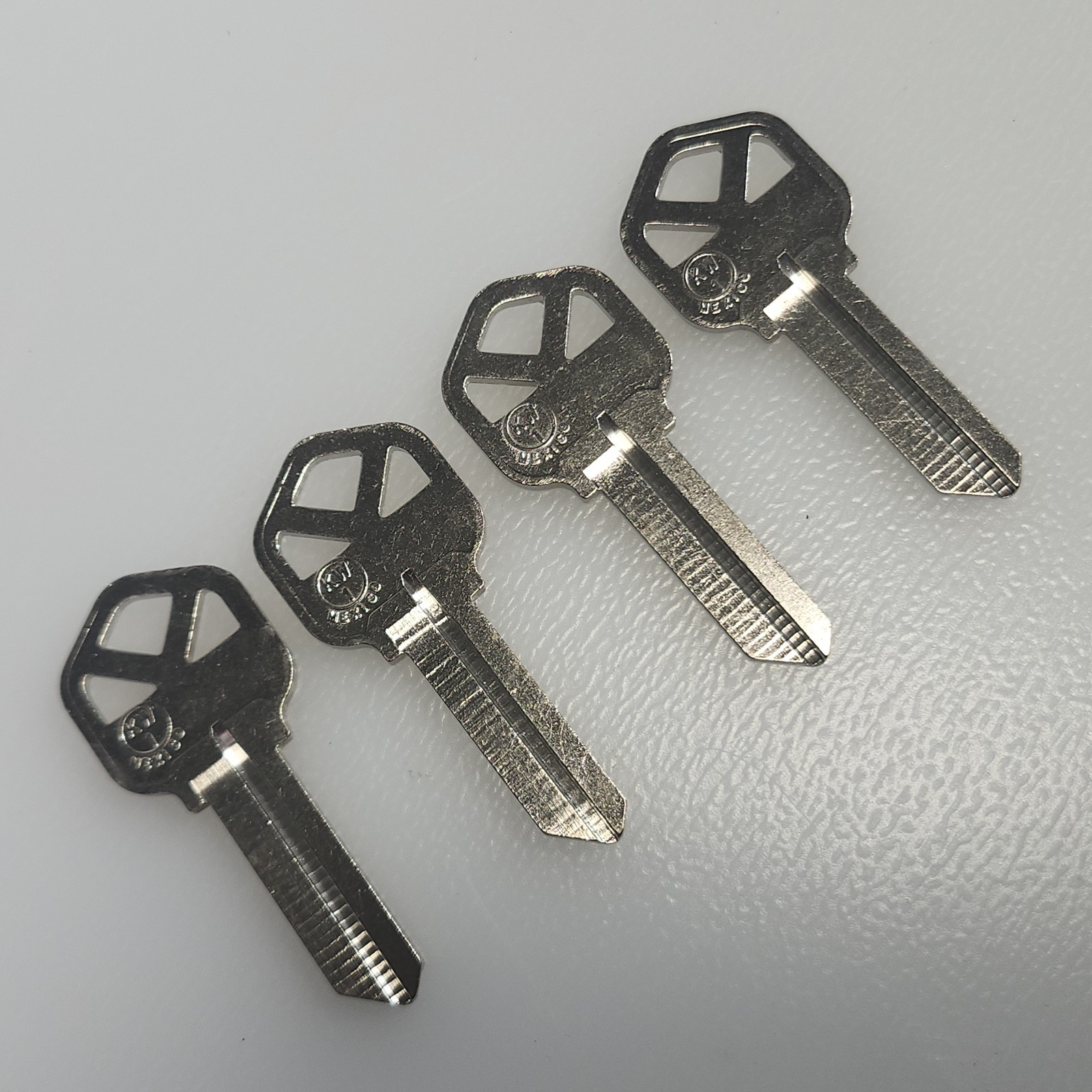4 PK KWIKSET KW-1 House Key Blanks Nickel Plated Maintenance Home Business