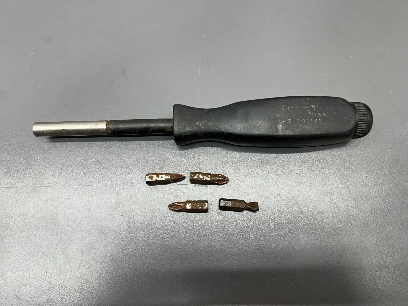 (r) SNAP ON TOOLS SSDM40A MAGNETIC MULTI BIT SCREWDRIVER W BITS – USA