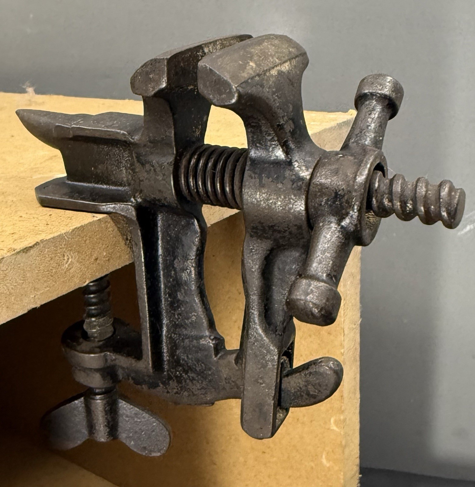 Antq Mini Clamp-On Bench Vise w Center Spring & Tiny Anvil-1.3” Jaws