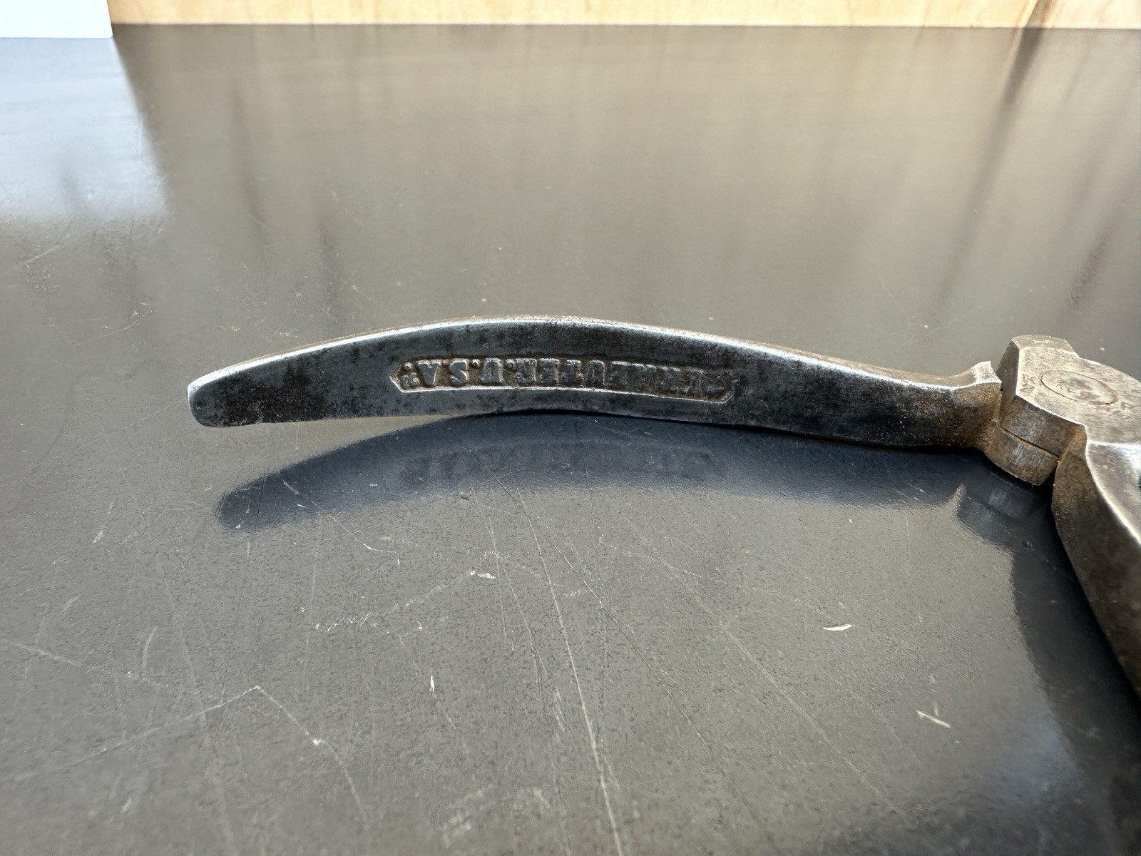 Used Vintage KRAEUTER No. 2601-4 1/2 Cutting Pliers Pattern Handles Art Deco