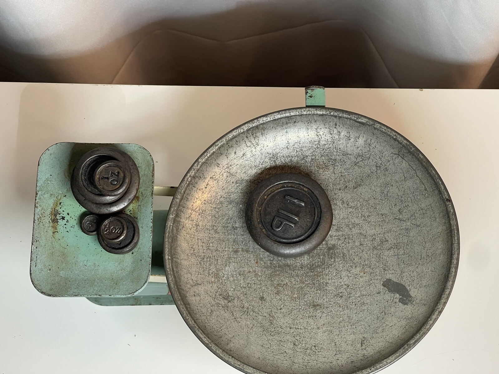 Vintage Green Brass & White Shop Scales 16 Pounds 15 Ounces Weight – Reliance