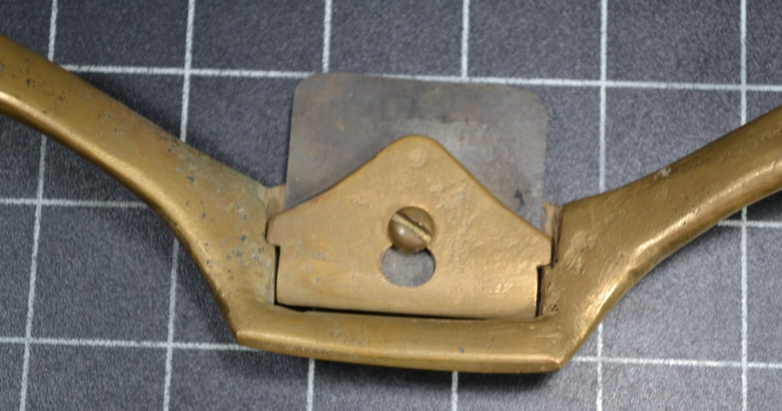 ANTIQUE BRASS BODY SPOKE SHAVE – GREAT LOOKING TOOL – READY TO USE