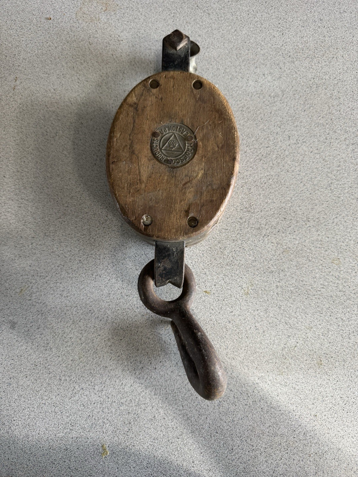MADESCO PRODUCTS EASTON PA WOOD PULLEY BLOCK FARMHOUSE HOOK VINTAGE