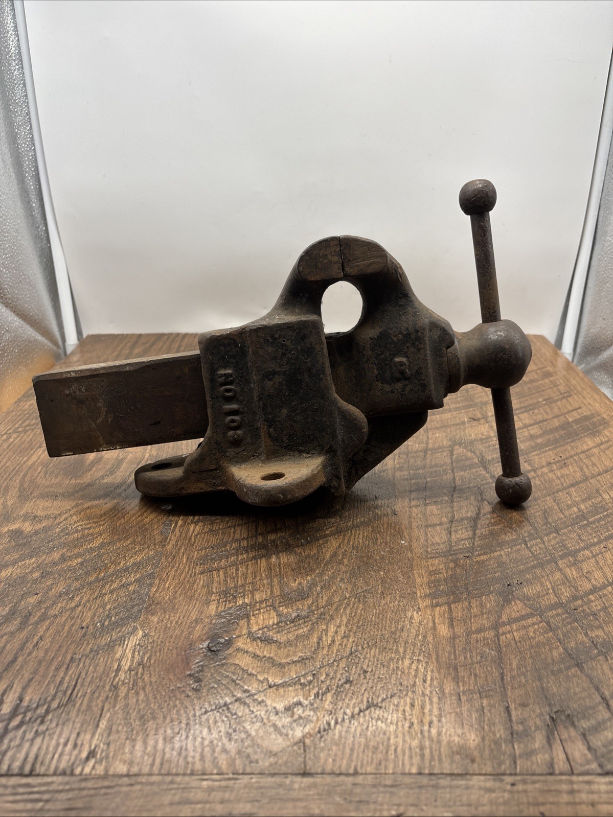 Vintage Reed Mfg. Co. No. 103 1/2 Vise Fixed base