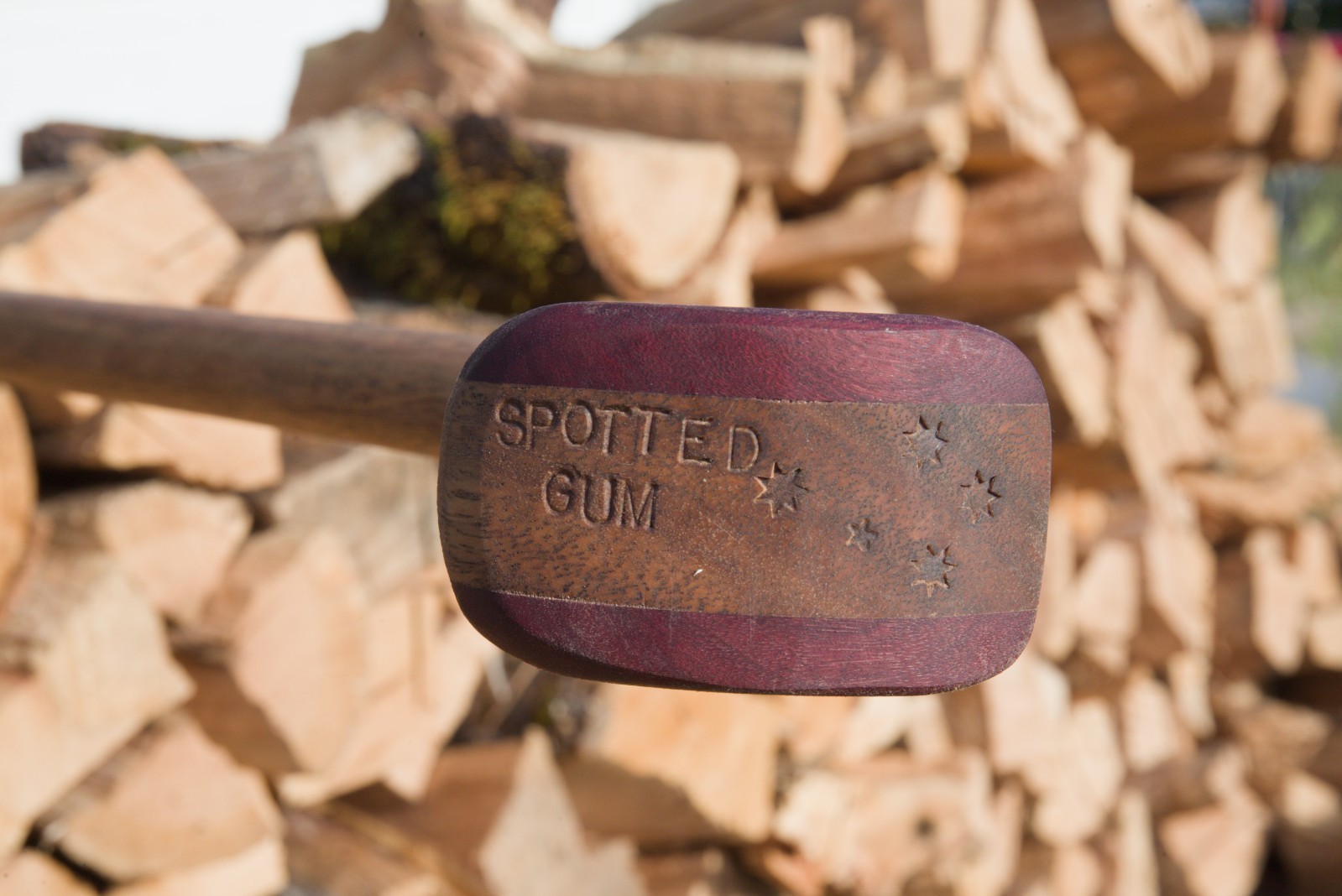 Kelly Wax 002 Tasmanian Axe – 2kg – Spotted Gum handle – BEAUTIFUL!