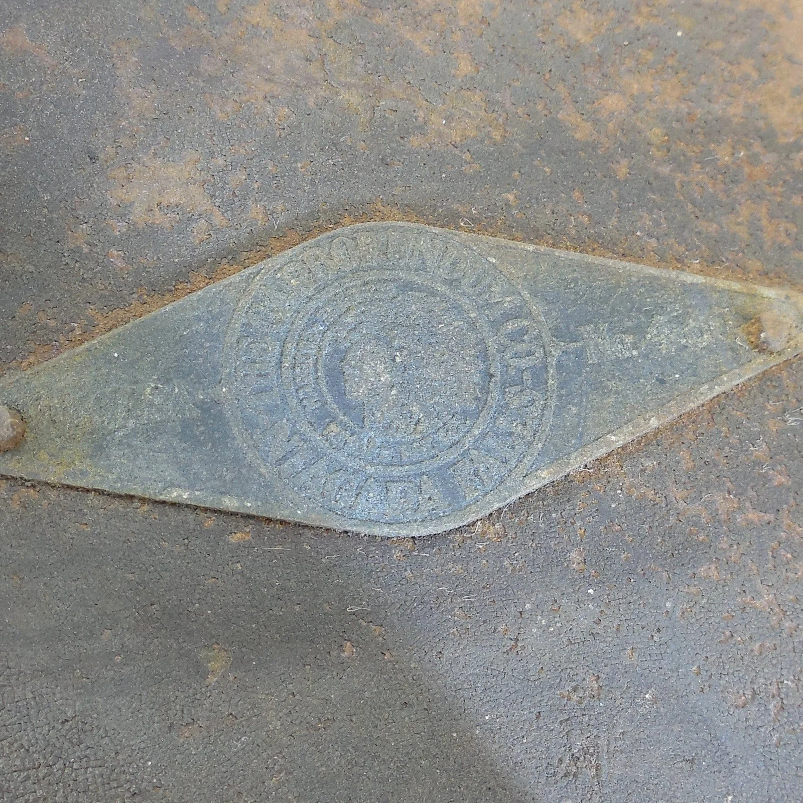 The Carborundum Co. Niagara No. 460 Hand Crank Bench Sharpening Wheel 8″