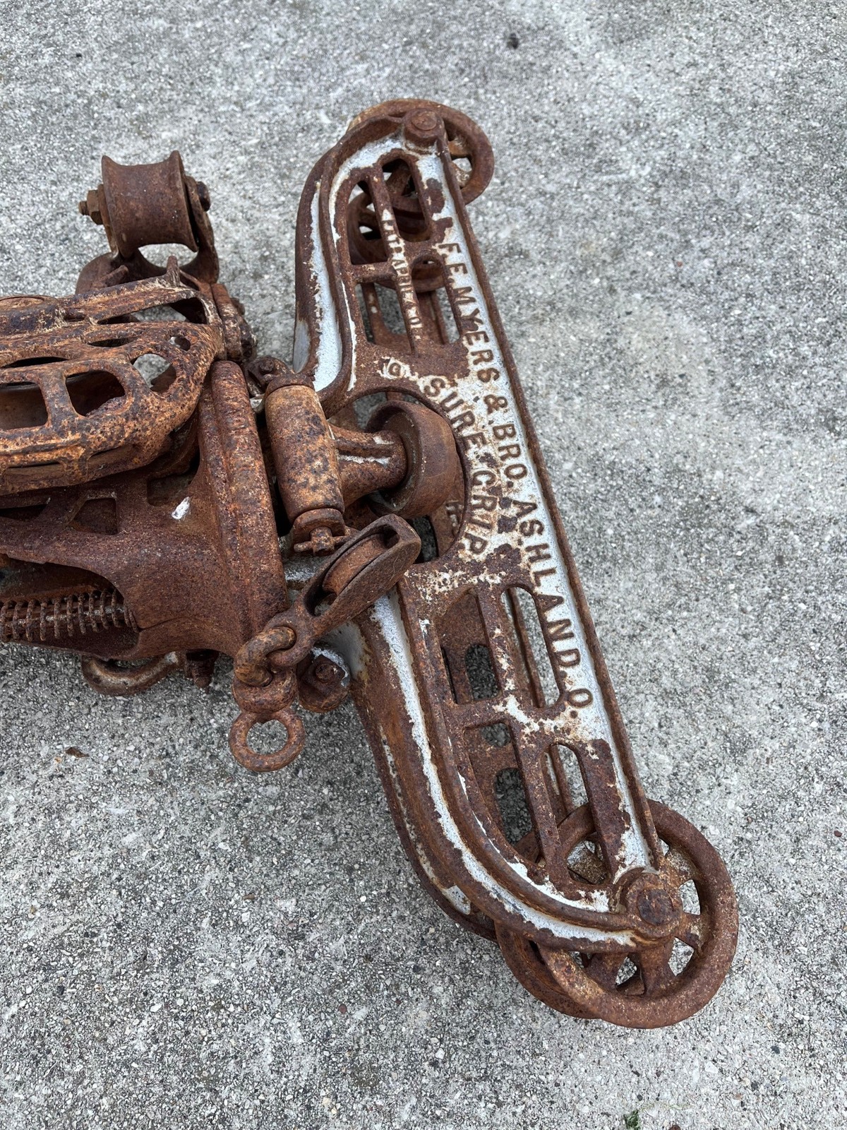 RARE Antique F.E. Myers Sure Grip Cast Iron Farm Hay Trolley Barn Equipment