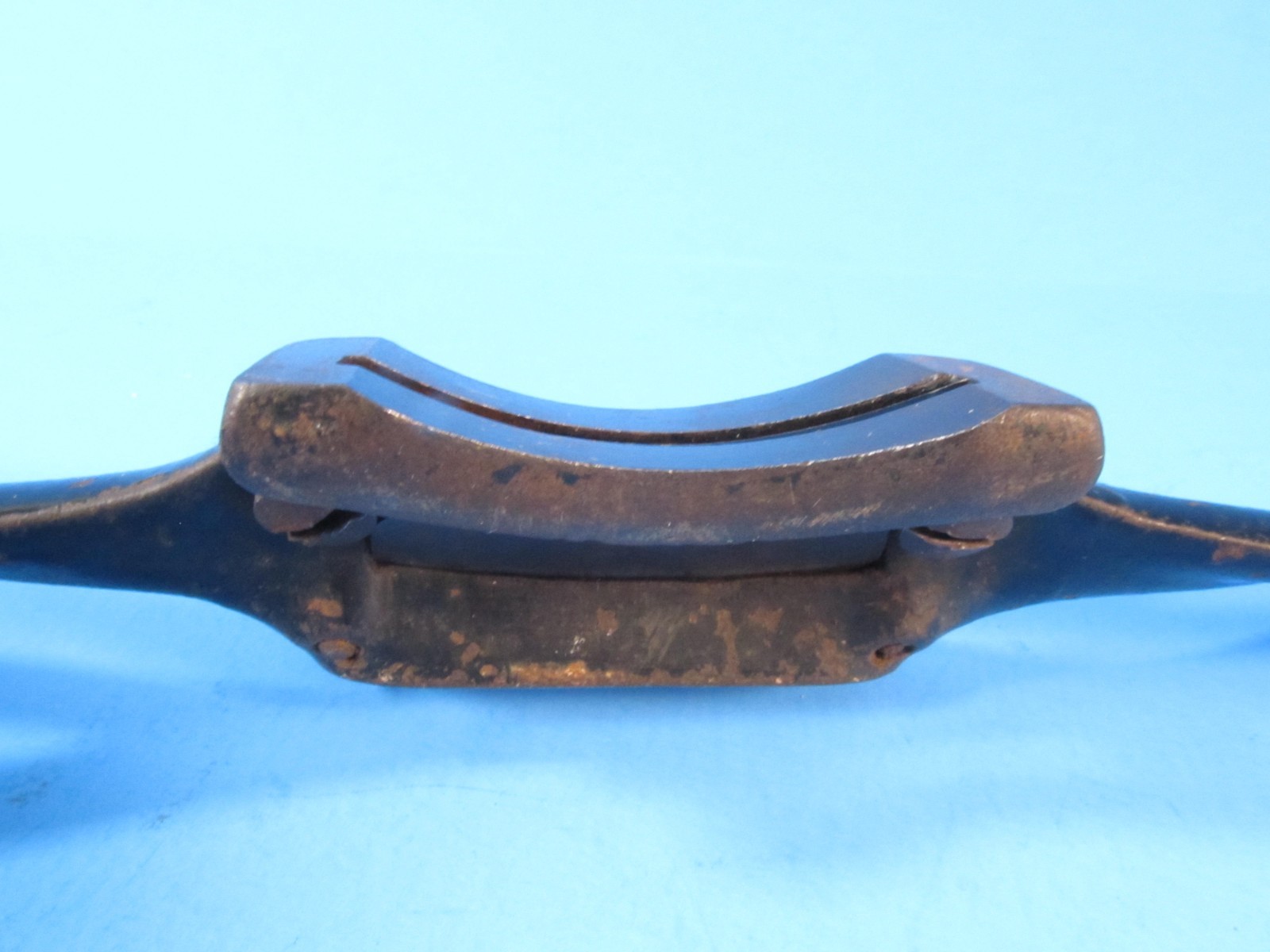 A A Wood & Son double faced wood spokeshave cuts both hollow & straight