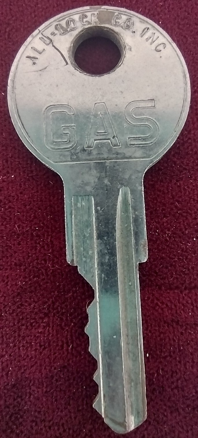 Vintage Key All-Lock Gas ST587 SELMA ALABAMA Civil Rights Historical City 1-7/8″
