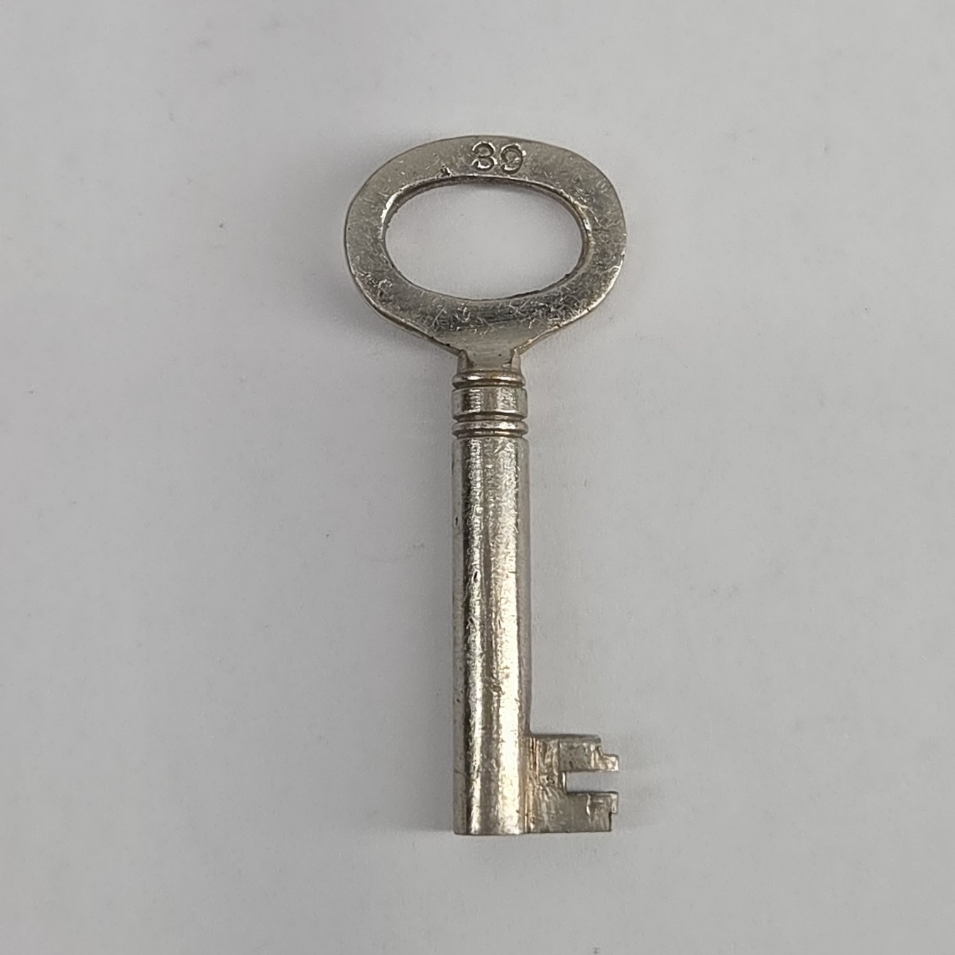 Antique Skeleton Key Hollow Barrel 39 Silver