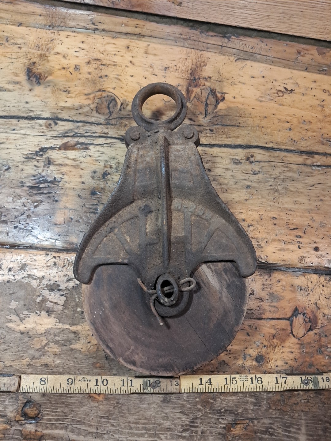 F.E. Myers O.K. H-288 Cast Iron Barn Pulley w/6″ Diameter Wood Wheel M90
