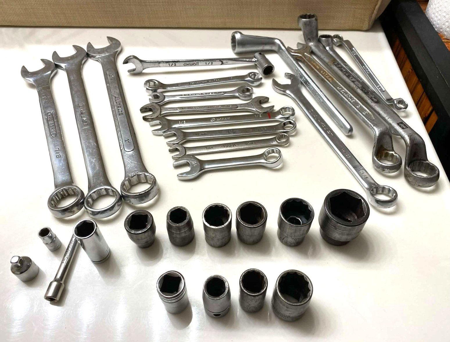 Mixed Vintage Wrenches & Sockets Lot – 31 Pieces