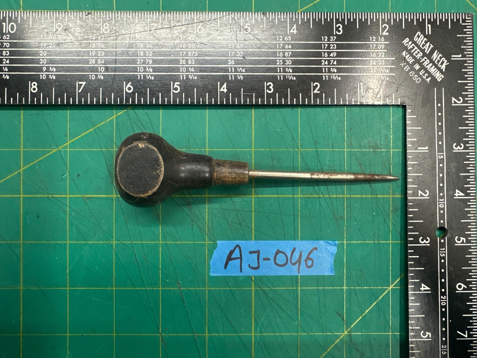 Vintage 6″ Stanley No.69-122 Scratch Awl With Brown Wood Handle Made in USA