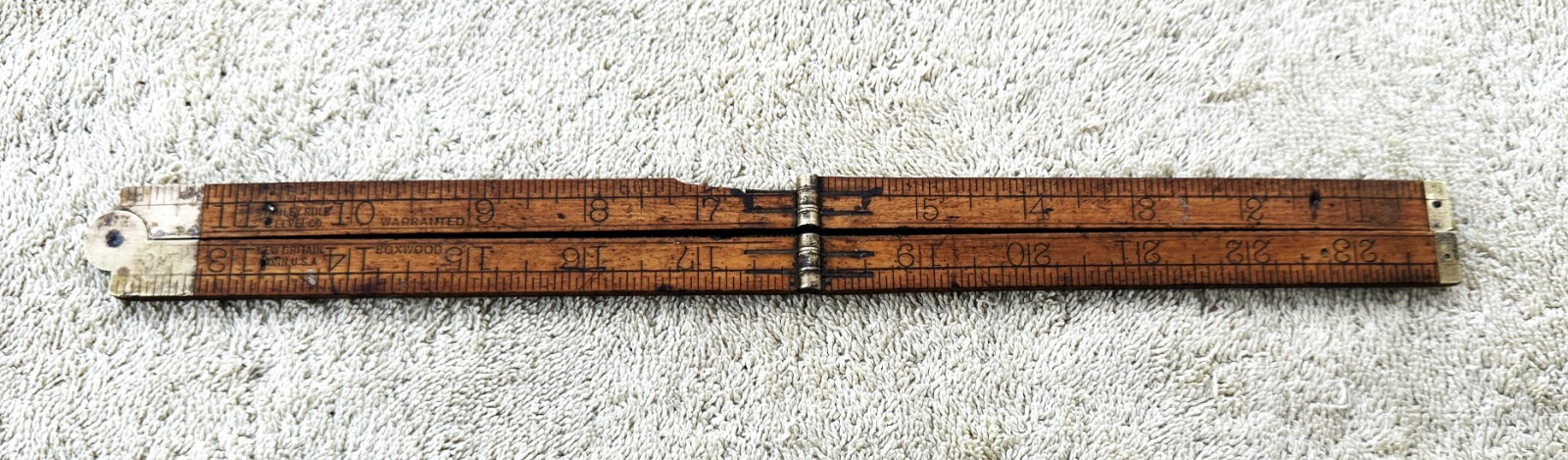 VTG STANLEY 24 INCH FOLDING WOOD & BRASS RULER BOX WOOD NO. 61-NEW BRITAIN, CONN
