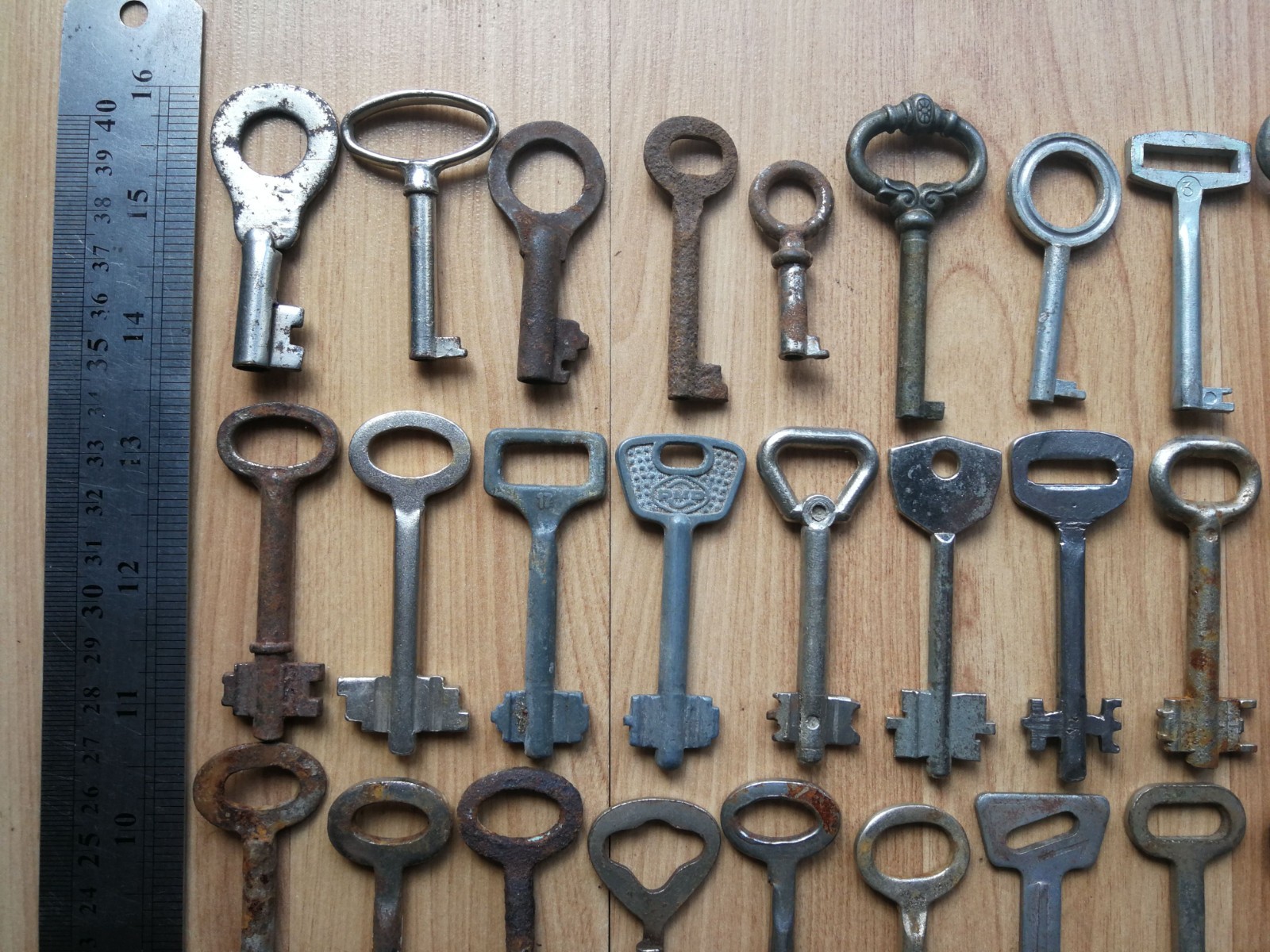 # 431 lot of 100 VINTAGE SKELETON KEYS USSR LOCK DOOR ANTIQUE KEY