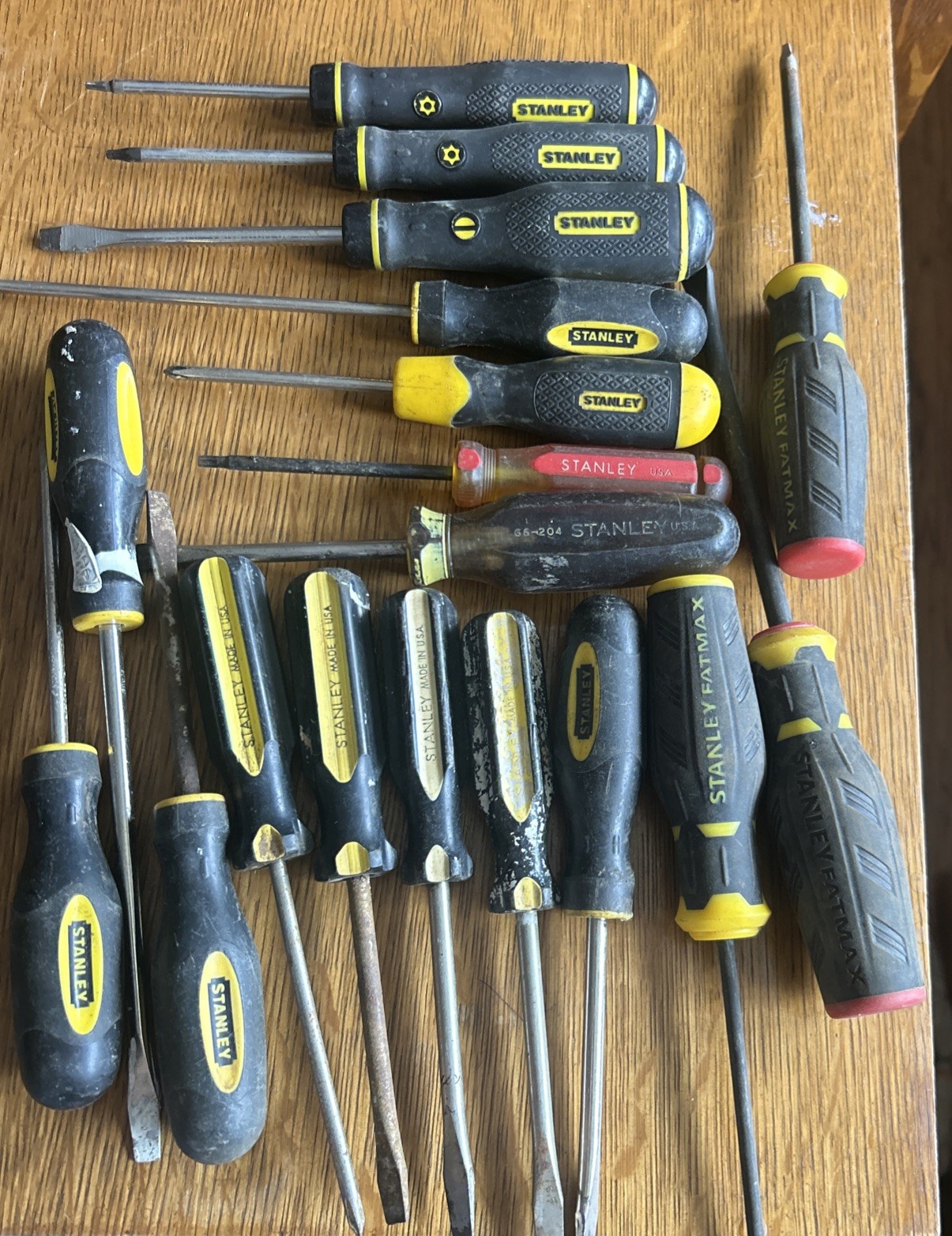 STANLEY RED & YELLOW TRANSLUCENT HANDLE SCREWDRIVERS Lot of 18 See Pic For Types