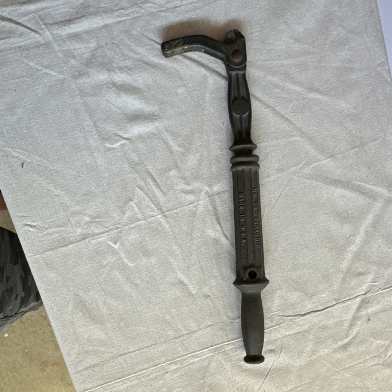 Antique ￼Crescent Bridgeport No. 66 Suregrip Adjustable nail puller