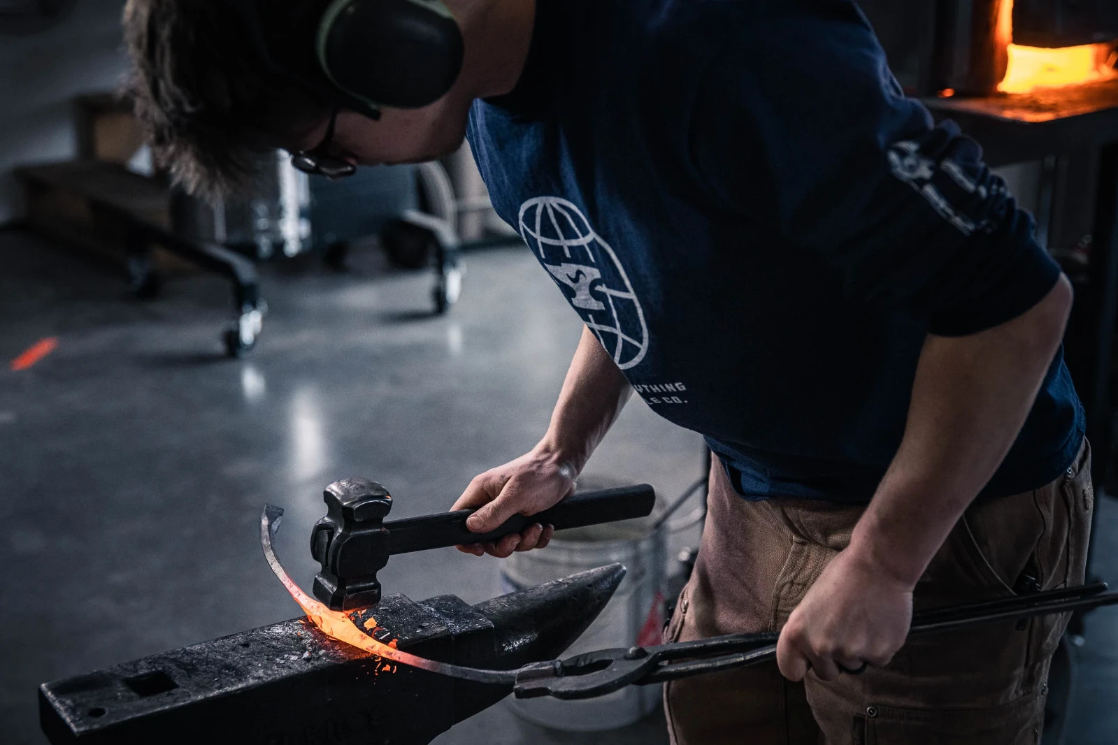 Hand-Forged Double Blacksmith’s Hammer, 1 kg (2.2 lbs)