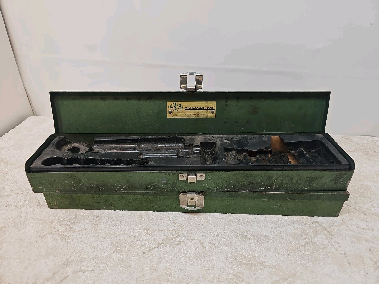 VTG S-K Tools 17″ Green Metal Socket Ratchet Storage empty box 2″