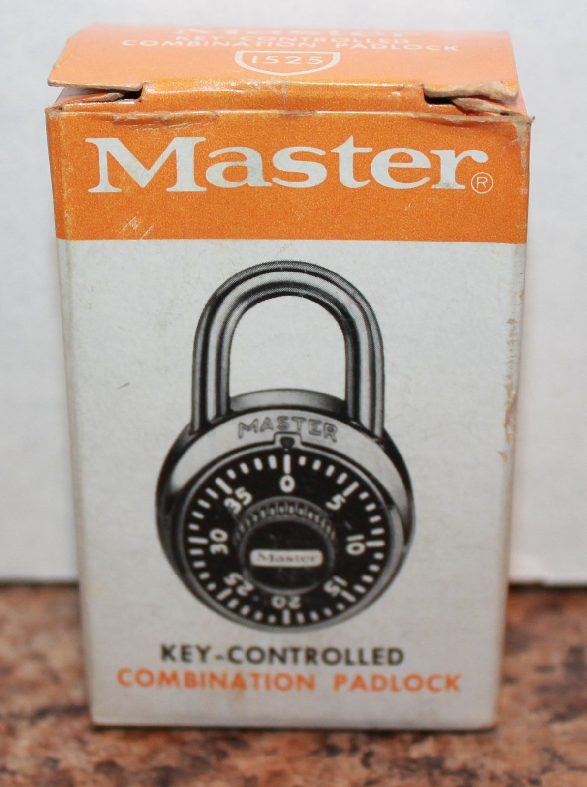 Vintage Master Lock Co. Combination Padlock 1525 Original Box
