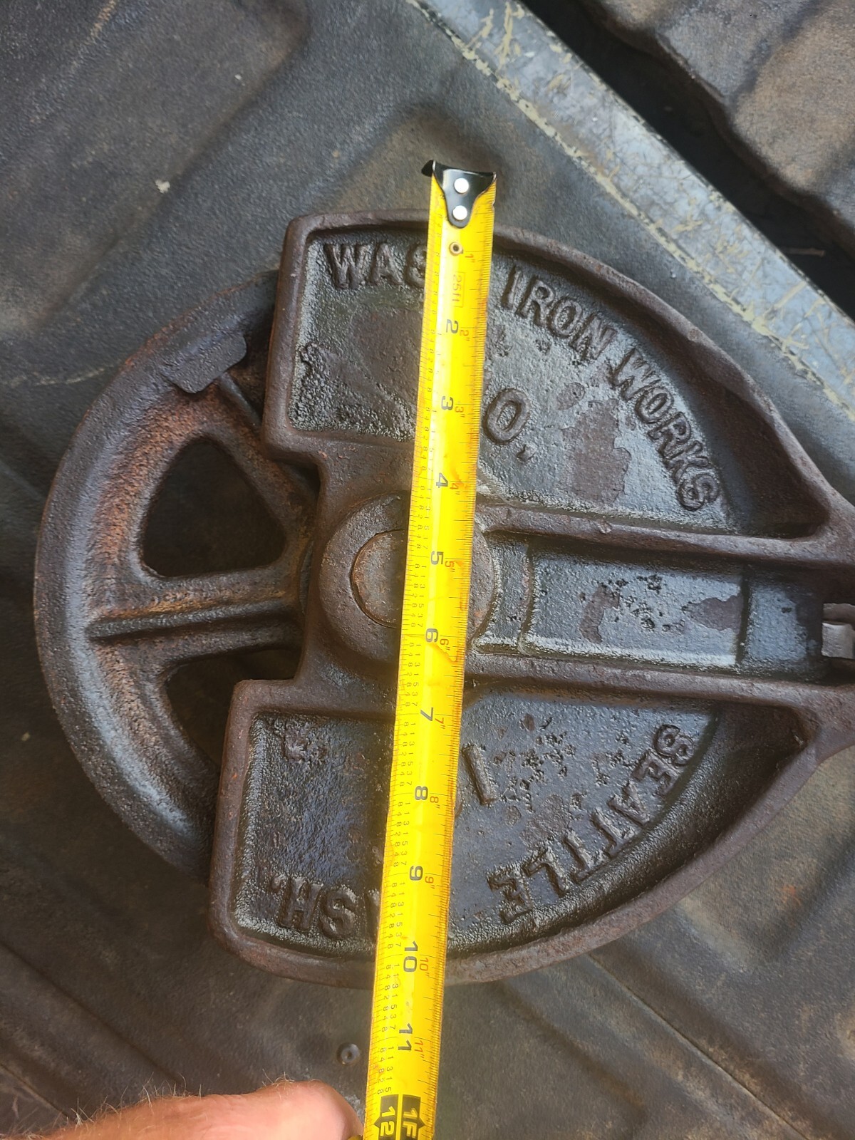 Antique Vintage Cast Iron Pulley Washington Iron Works no. 10