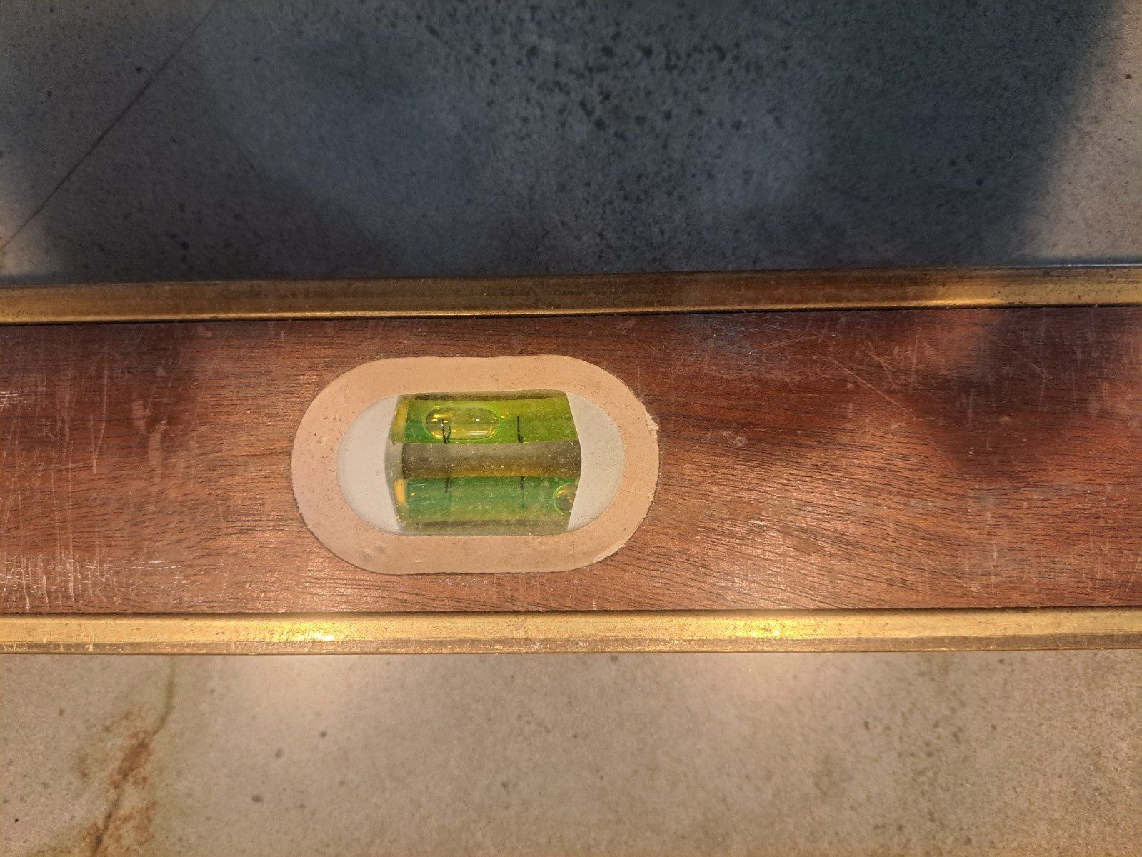Vintage 48″ Long Johnson Made In USA Wood and Brass 6 Vials Level With Case