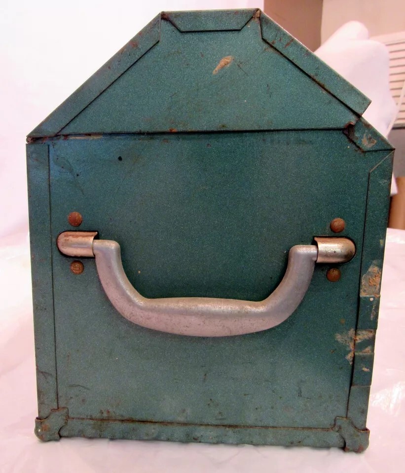 VINTAGE WATERLOO (IA) HEAVY DUTY METAL TOOL BOX CHEST GREEN (87946)