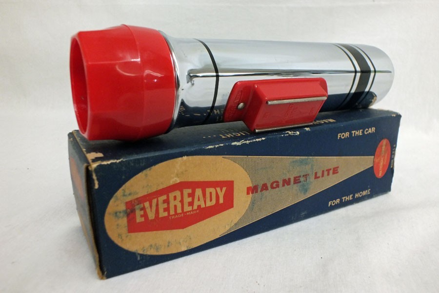 Vintage Eveready Magnet Lite Battery Flashlight Torch D Cell with Box Beautiful